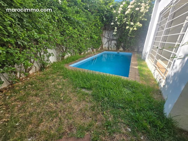 Maison de luxe à louer à Ain Diab. 3 chambres agréables. Tout confort avec piscine et cheminée — Casablanca