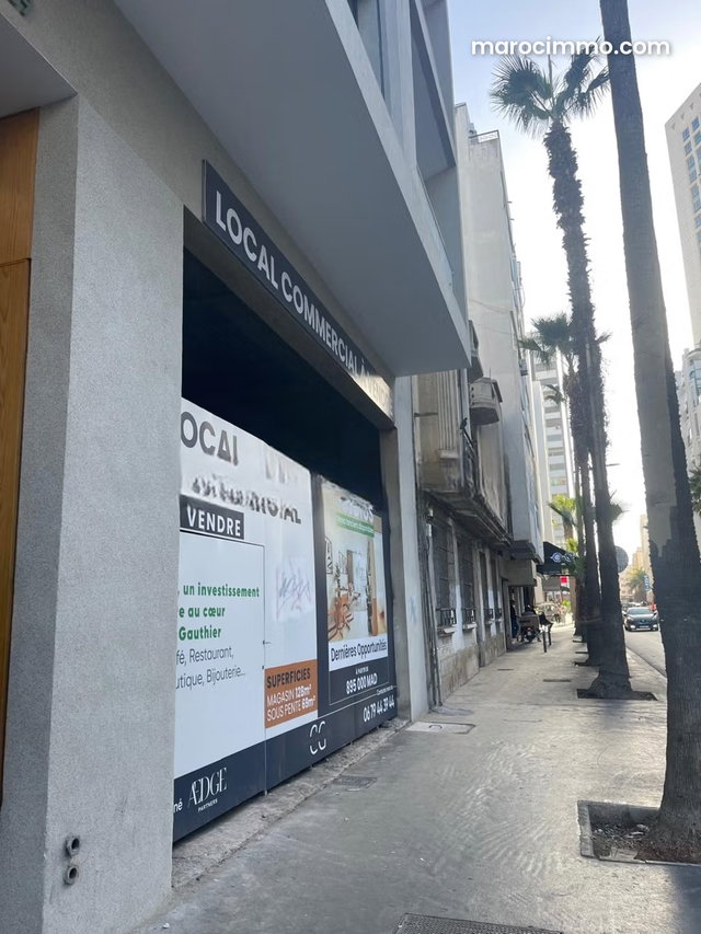Local commercial premium à Louer — 2