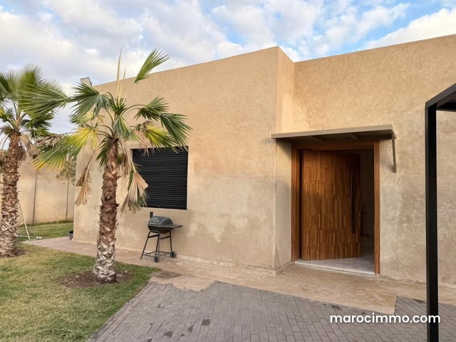 Elegance & Comfort: Beautiful Furnished Villa with Pool and Garden — 3
