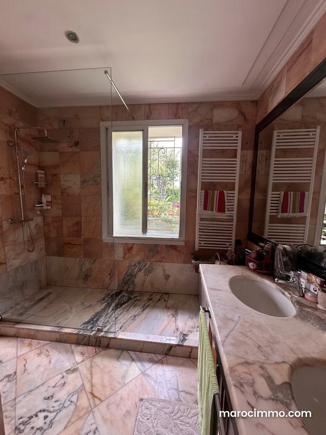 Somptueuse villa à vendre à Oasis. Superficie 668 m². Meublé — 5