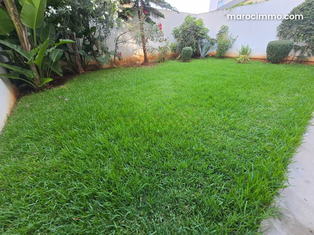 Duplex meublé avec jardin privatif à Californie Casablanca — Casablanca