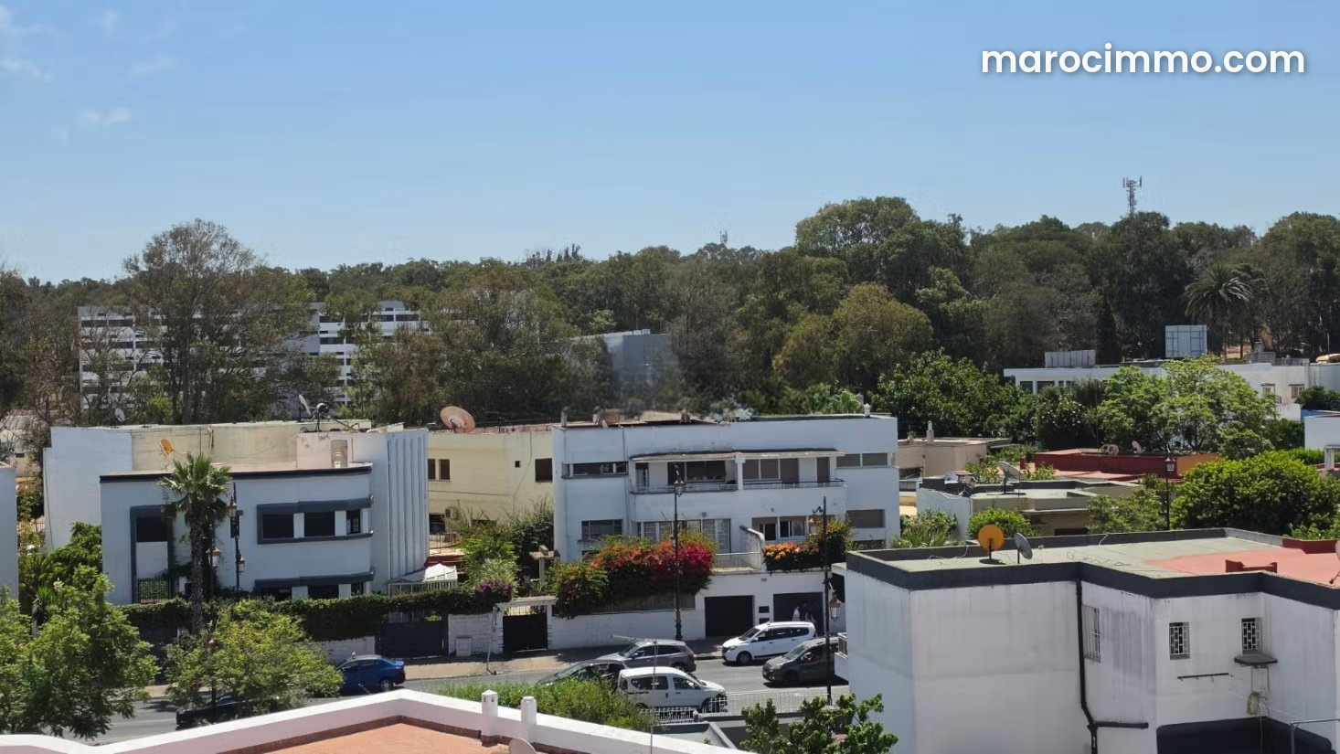 Bureau 120 m² à louer à Agdal, Rabat, avec terrasse — Rabat