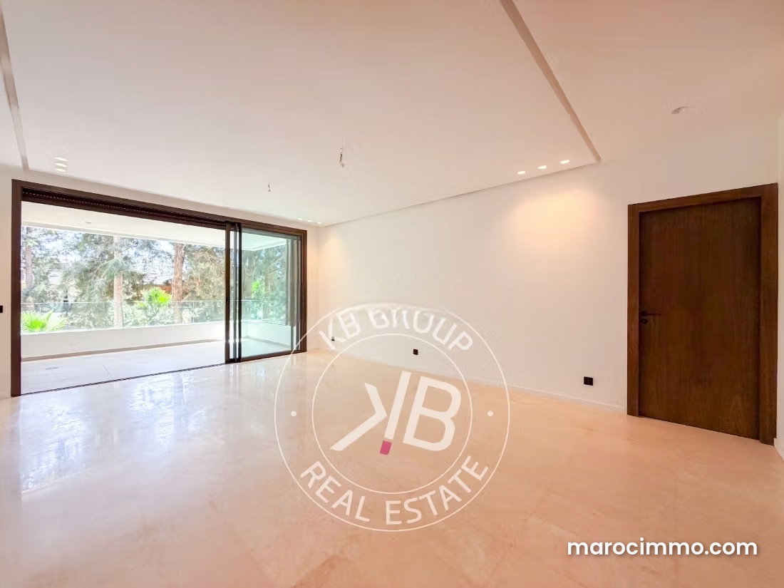 شقة راقية بحديقة وتراس للإيجار بحي السويسي الرباط — الرباط