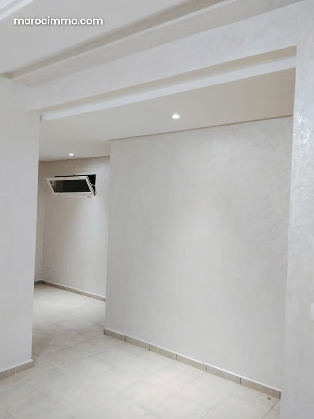 Cozy 3-Bedroom Apartment for Rent in Ain Mezwar, Marrakech. 3rd Floor with Elevator — 5