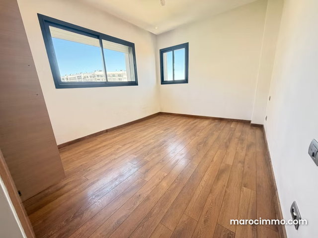 Très bel appartement à louer 4 chambres — 3