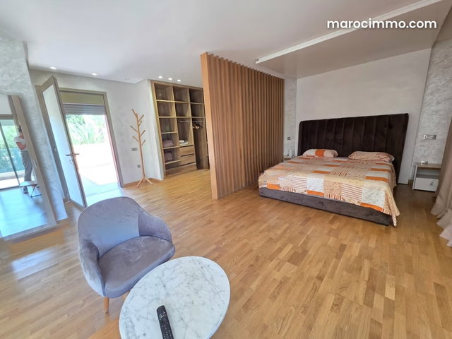Villa 5 chambres meublée avec piscine palmeraie — 4