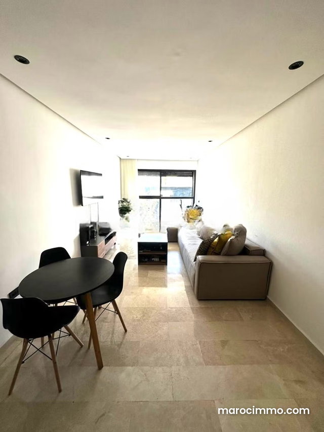 Ravissant studio meublé palmier — 2