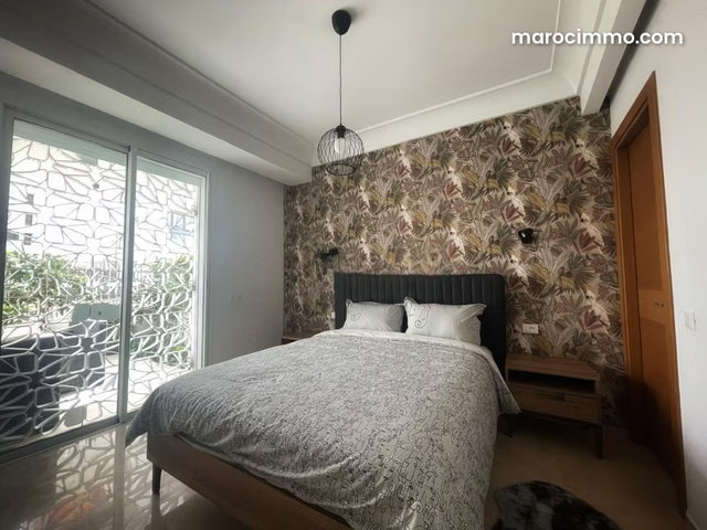 Beautiful FURNISHED STUDIO with private garden for rent CFC — 5