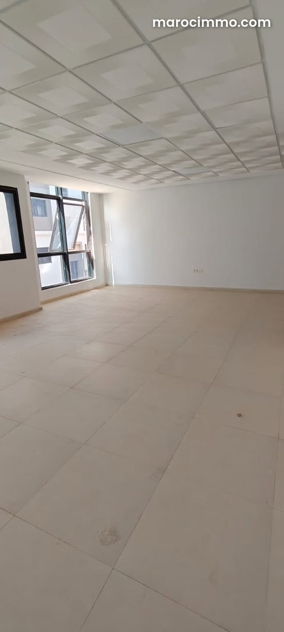 Bureau 49 m² à louer à Bouskoura centre, 1er étage — Bouskoura