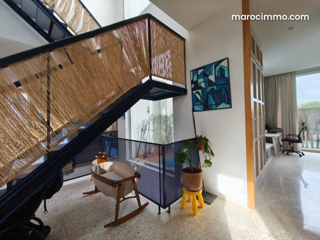 Villa contemporaine en location non meublée — 2