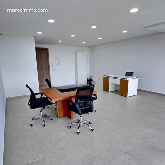 Bureau à Louer de 69.0 m² à Casablanca, Oasis — 2