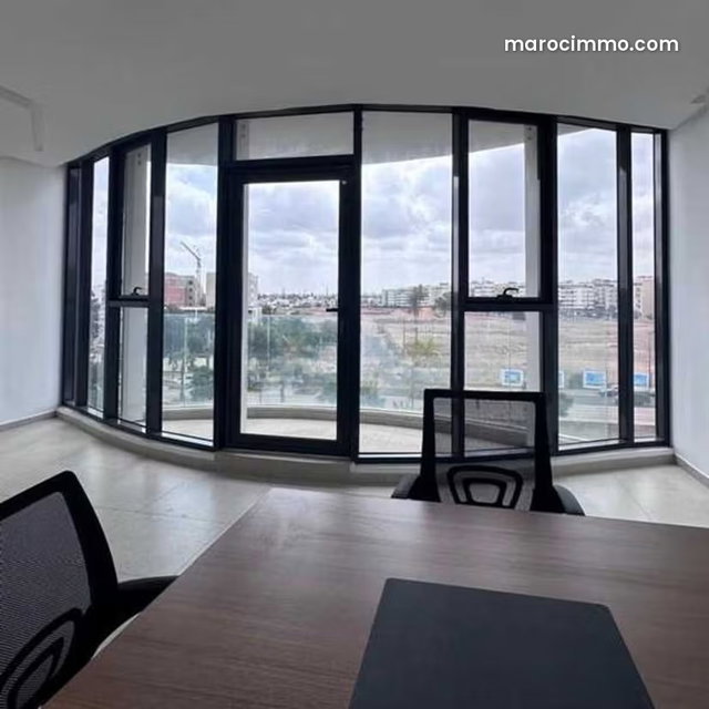 Bureau à Louer de 69.0 m² à Casablanca, Oasis — 3