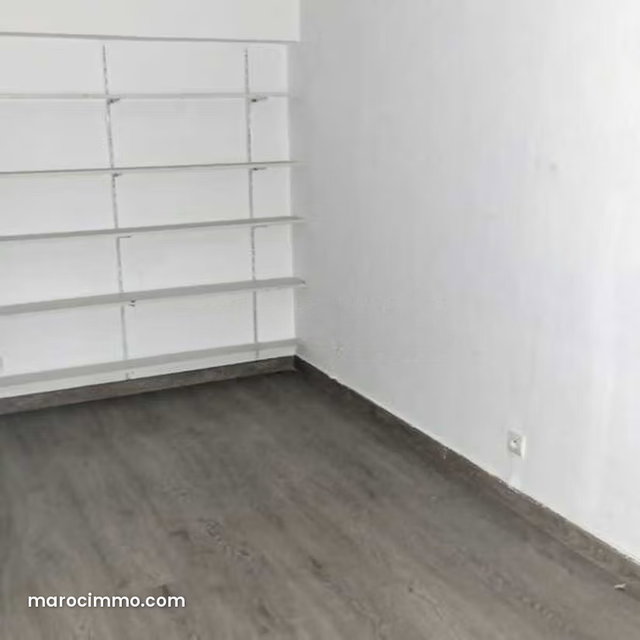 Bureau à Louer de 108.0 m² à, — 2