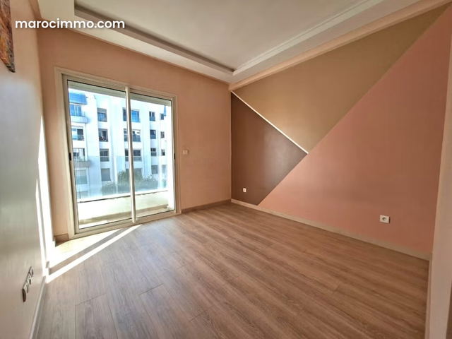 Appartement 3 Chambres à Louer à Bourgogne Ouest — Casablanca