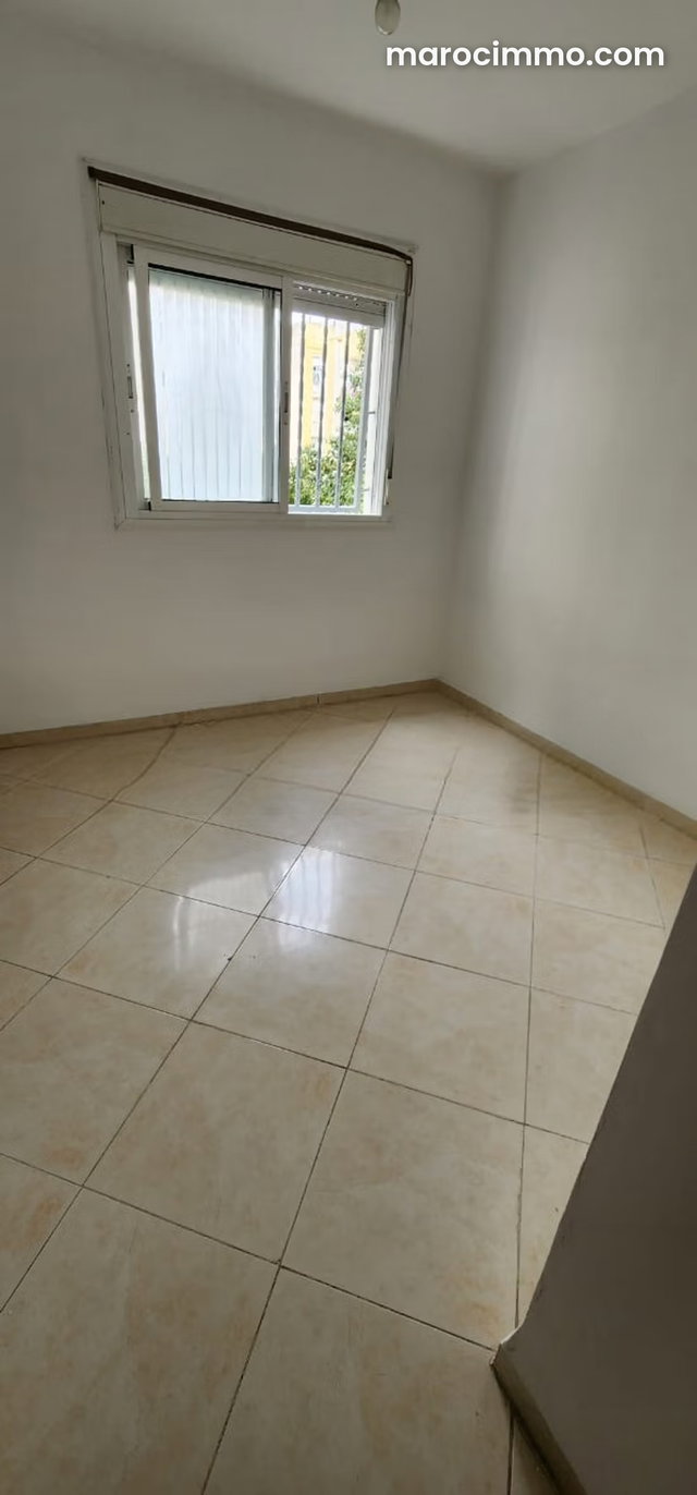 Appartement vide à louer — 4