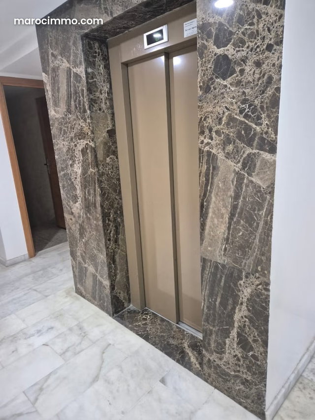 À louer – Studio moderne – Quartier Riviera — 2