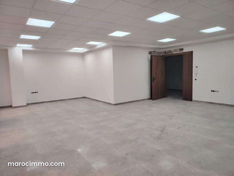 BUREAUX NEUFS en face de Prestigia HAY RIAD