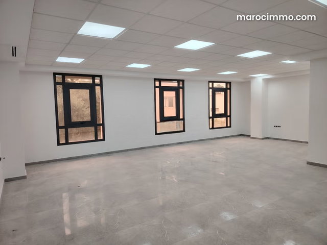 BUREAUX NEUFS en face de Prestigia HAY RIAD — 4