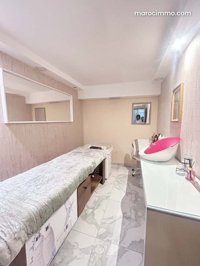 Salon pas de porte à vendre à Racine — 3
