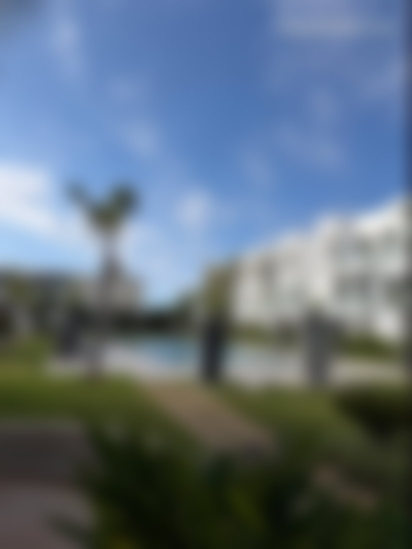 شقة مشرقة بترّاس ومسبح للكراء في دار بوعزة