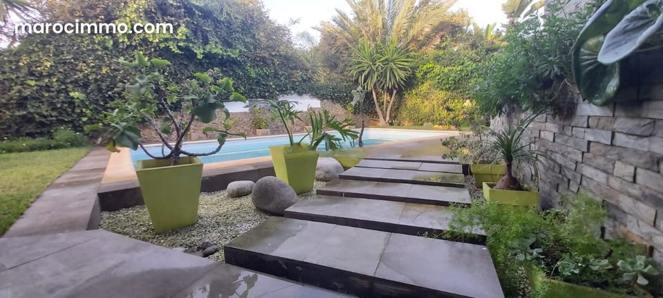 Superbe villa meublée avec piscine – Aïn Diab