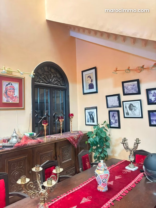 Riad à la vente à Ennakhil Palmeraie. Surface totale 74 m². Salon typique marocain, résidence sécurisée — 5