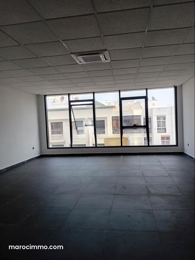 Bureaux à louer aux Hôpitaux – 50m² — 2