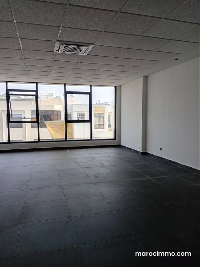 Bureaux à louer aux Hôpitaux – 50m² — 3