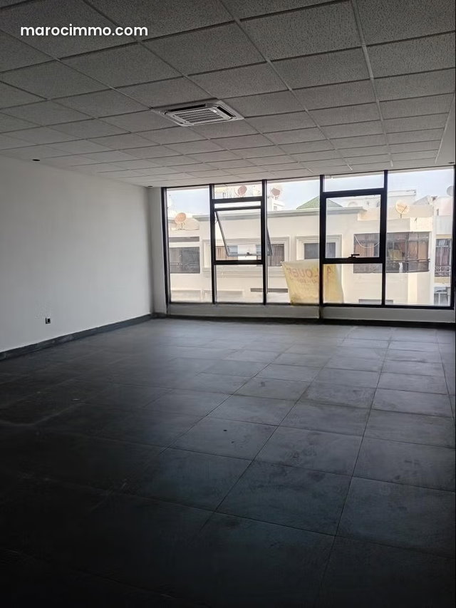 Bureaux à louer aux Hôpitaux – 50m² — 4