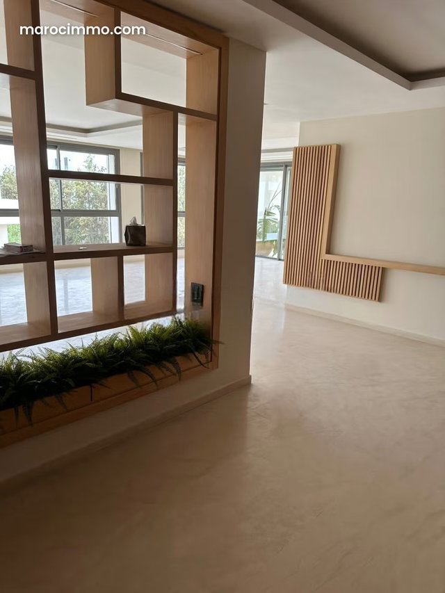 250m² Apartment for Rent in Souissi Rabat — 4