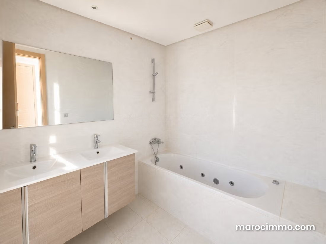 Appartement 3 pièces avec terrasse à louer quartier Riyad Rabat — Rabat