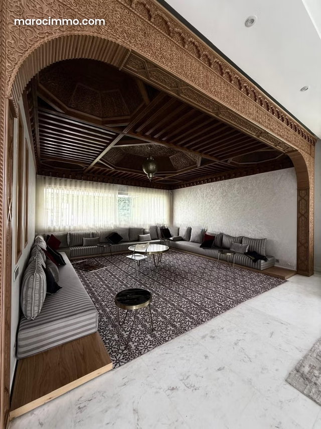 Villa de standing en location à Souissi RABAT — 3