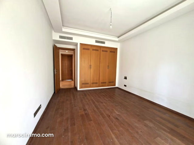 310m² Apartment for Rent in SOUISSI — 3
