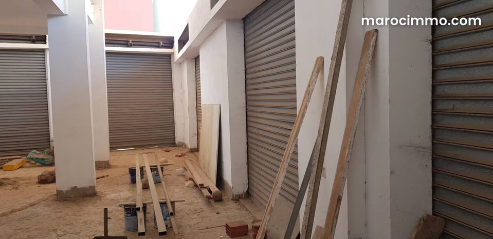 Local commercial à vendre à El Hadadda. Surface totale 133 m²