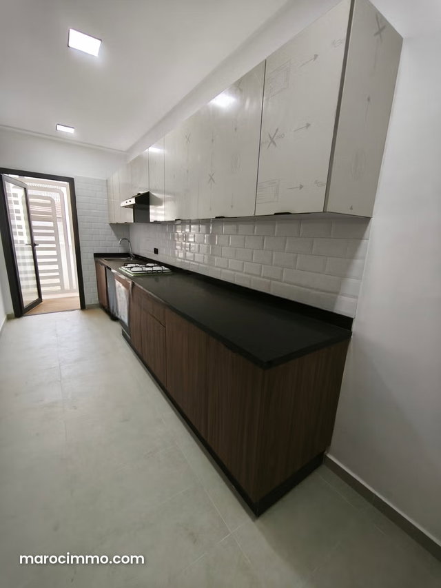 Appartement neuf bien situé — 4
