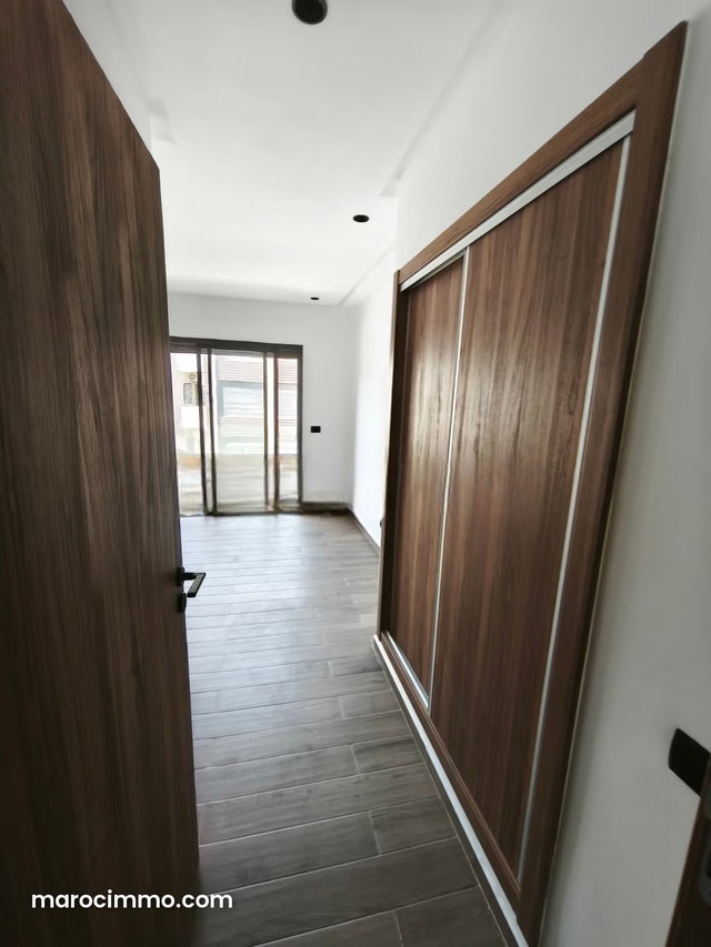 Appartement neuf bien situé — 2