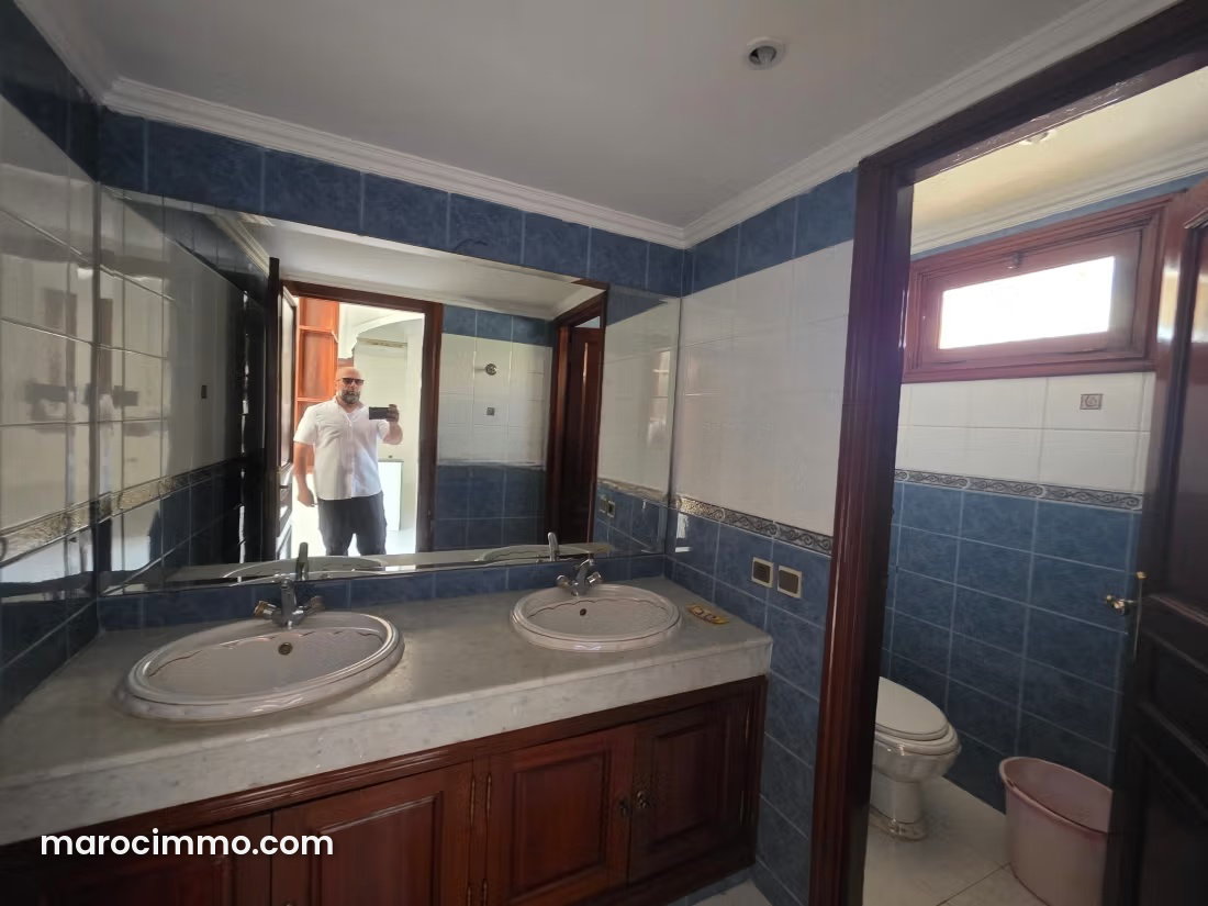 Villa 300 m² avec jardin et terrasse, Hay Riad, Rabat — Rabat