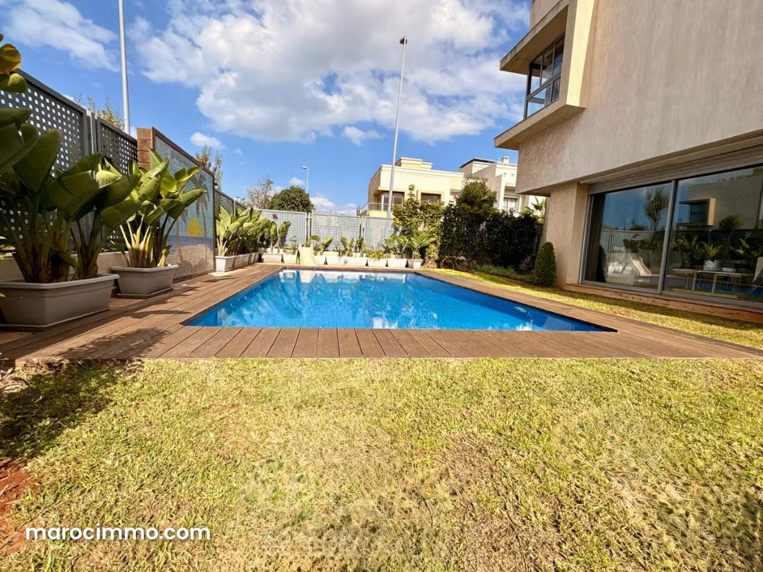 Villa 5 pièces à vendre à Dar Bouazza, résidence sécurisée — Dar Bouazza