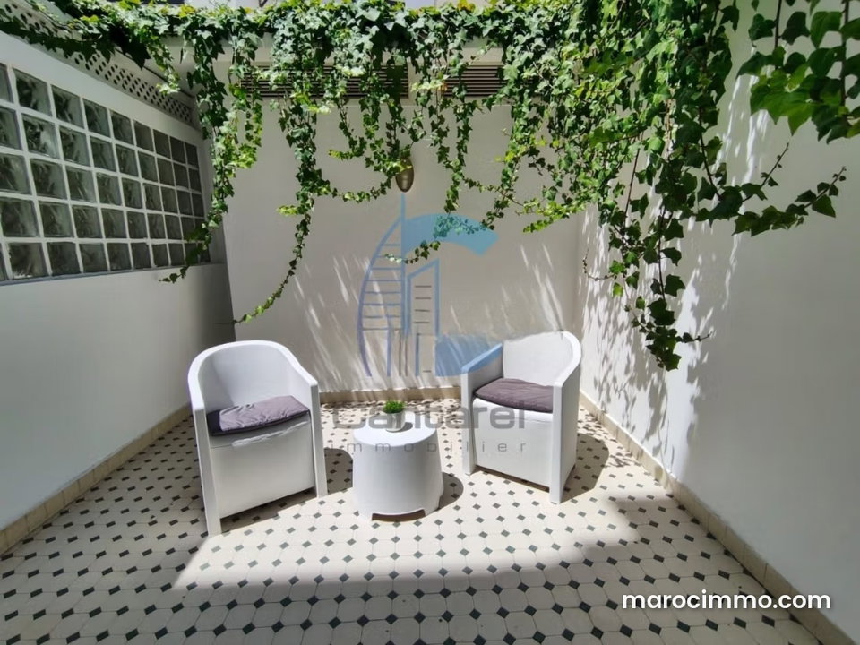 À louer – Appartement meublé avec terrasse et parking, Gauthier