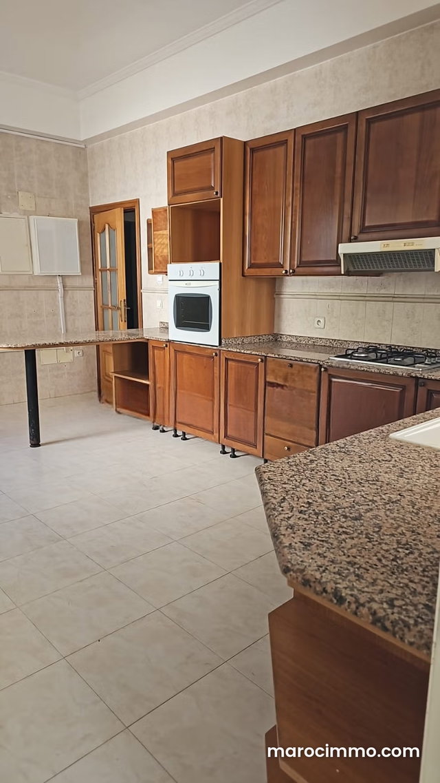 Villa vide de 538 m² avec piscine à Ain Diab — 2