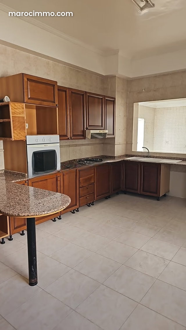 Villa vide de 538 m² avec piscine à Ain Diab — 3