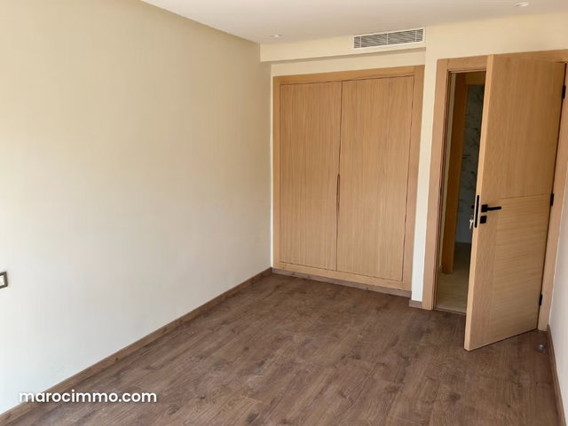 Studio à louer proche Hôpital Cheikh Khalifa — 2