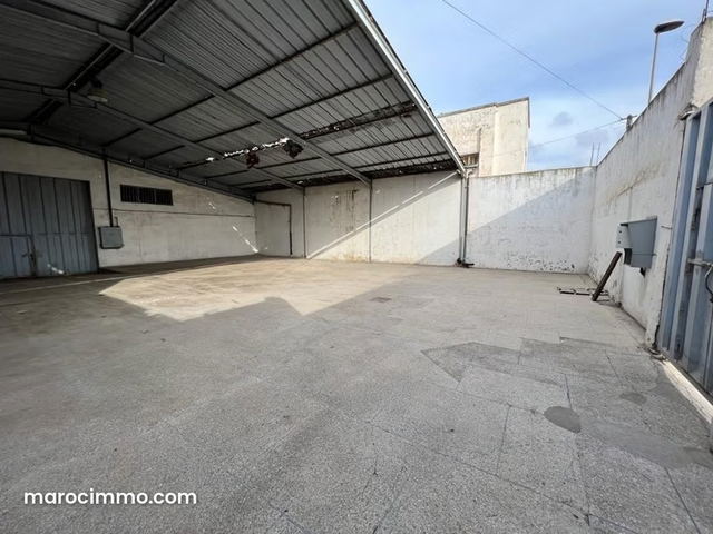 Local industriel à louer sur LOTISSEMENT AL WAHDA — Casablanca