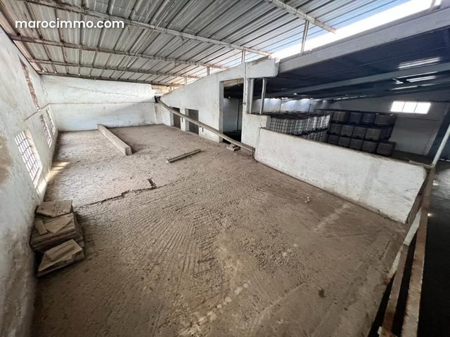 Local industriel à louer sur LOTISSEMENT AL WAHDA — 4