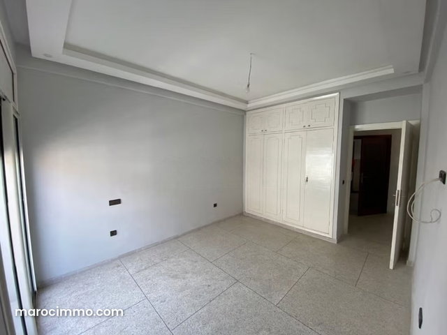 Office Desk for Rent in HAY PALESTINE — 2
