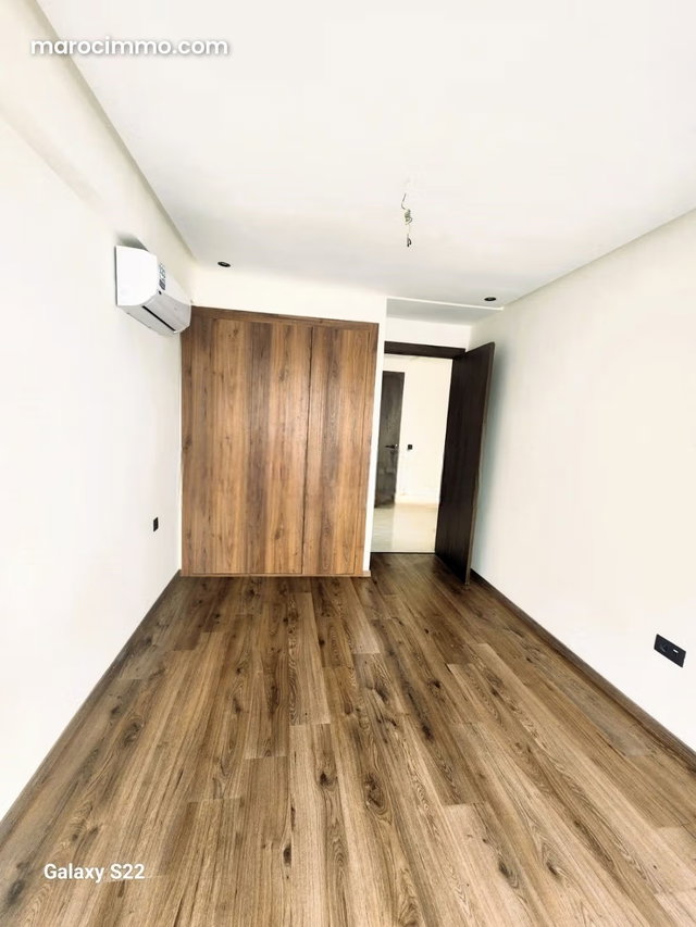 Bureau Neuf luxe 64m2 à Quartier Palmier — 5