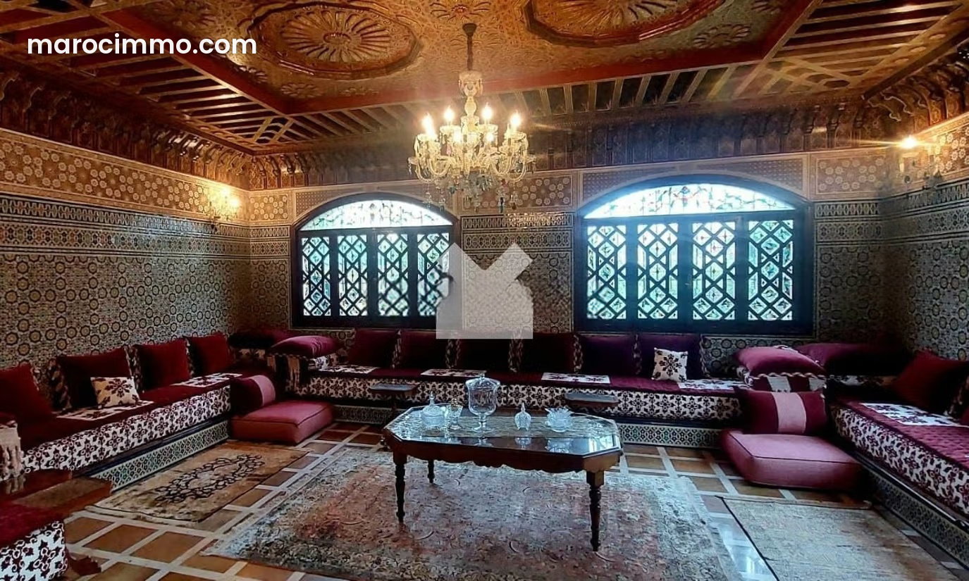 فيلا فاخرة بحديقة ومسبح للبيع في كاليفورنيا الدار البيضاء — الدار البيضاء