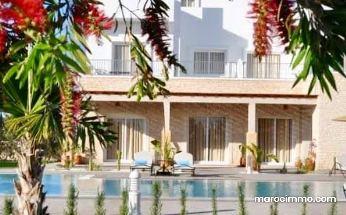 Villa d’hôtes avec autorisation à vendre