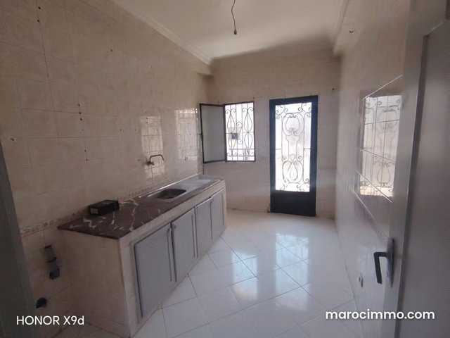 Joli appt bousstane 2 qods 2500 dh — 3