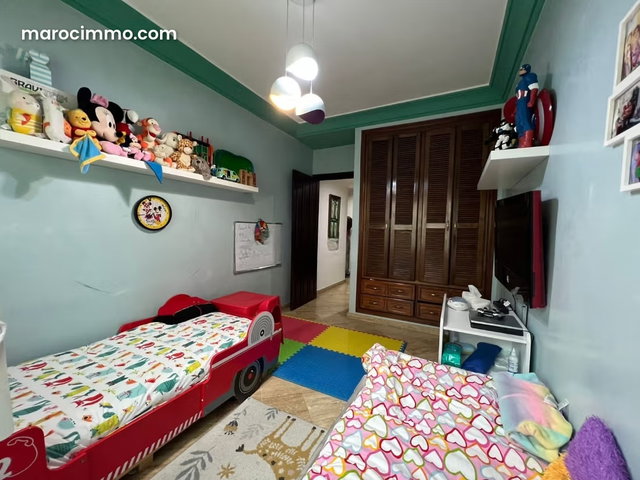 Joli apt 3ch Bien meublé — 3